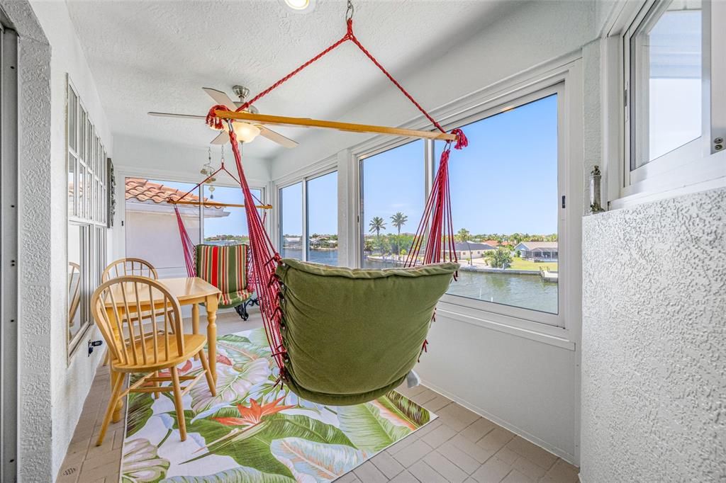 For Sale: $969,000 (5 beds, 5 baths, 2850 Square Feet)