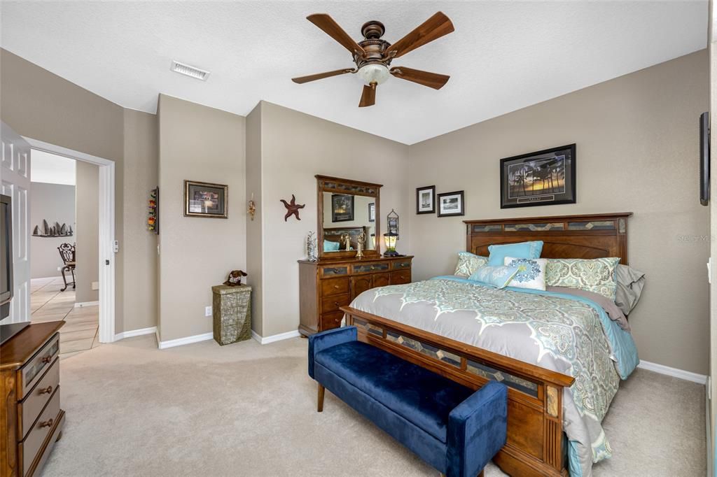 For Sale: $969,000 (5 beds, 5 baths, 2850 Square Feet)