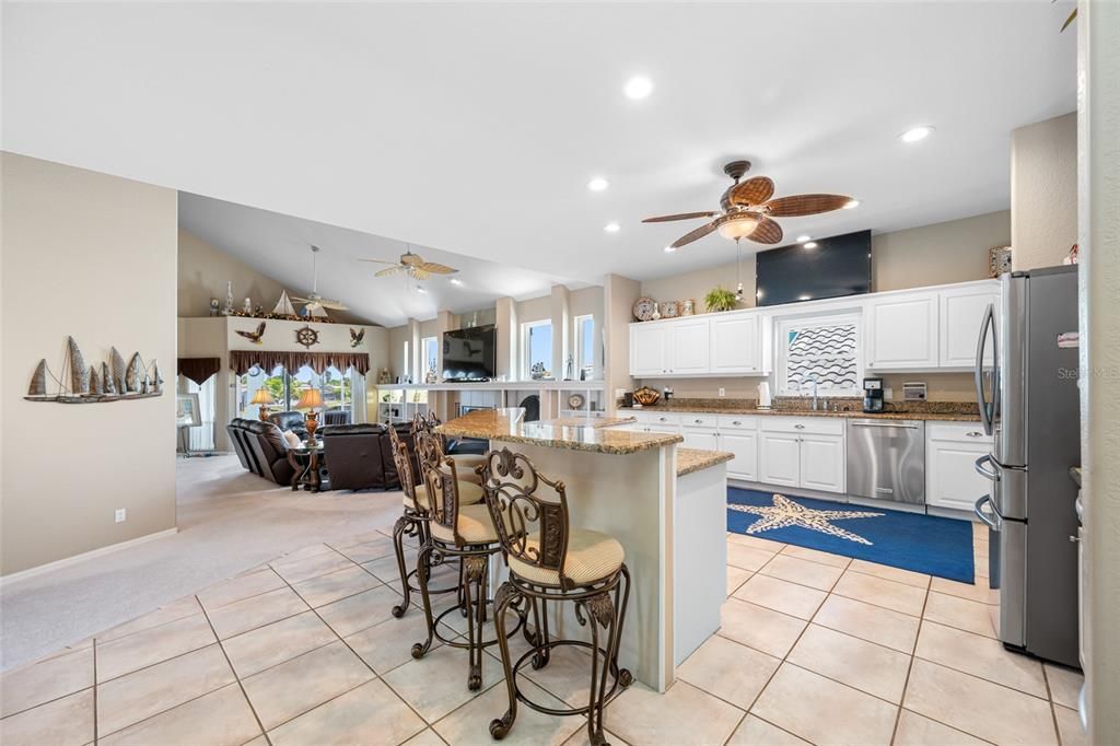 For Sale: $969,000 (5 beds, 5 baths, 2850 Square Feet)