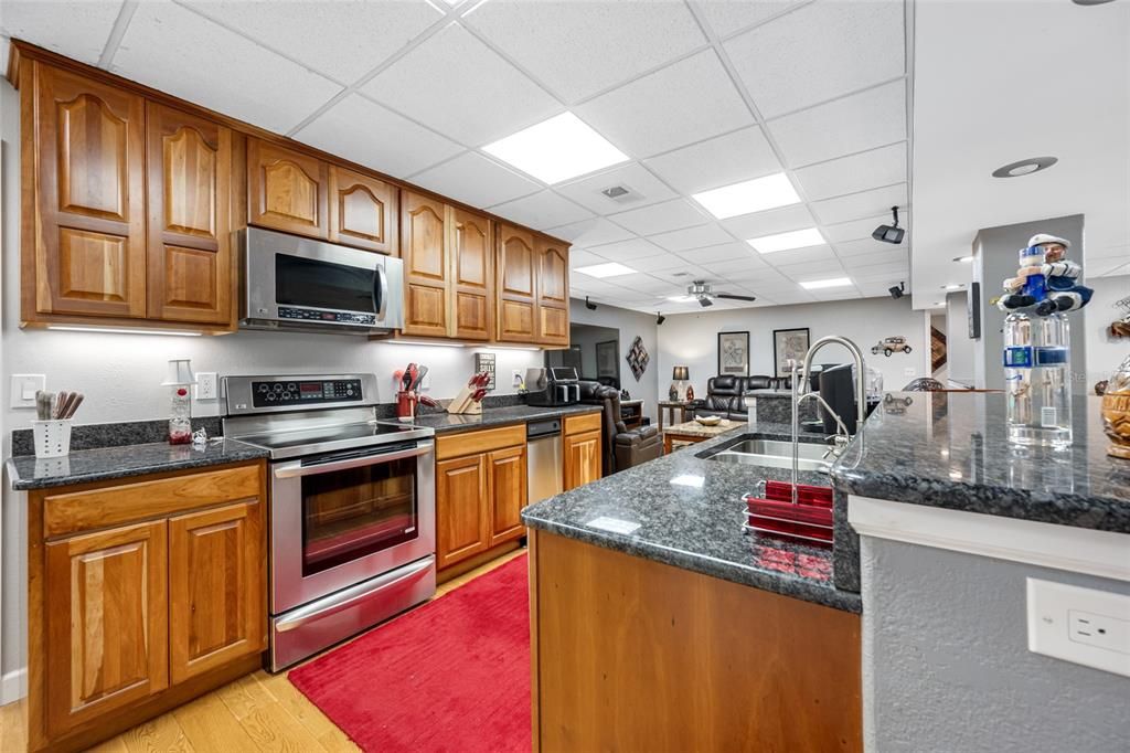 For Sale: $969,000 (5 beds, 5 baths, 2850 Square Feet)