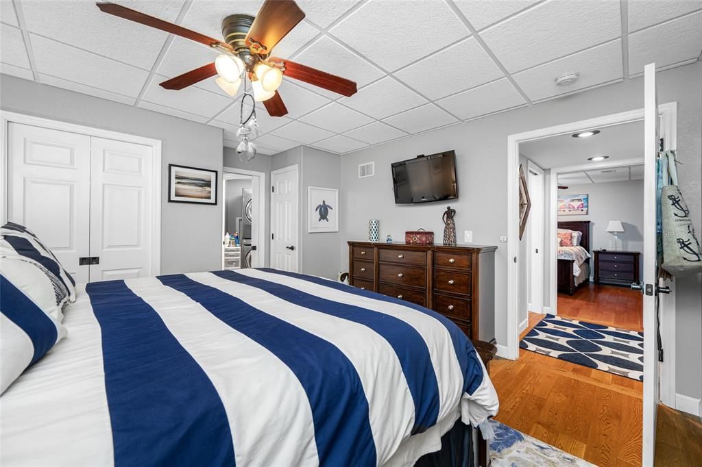 For Sale: $969,000 (5 beds, 5 baths, 2850 Square Feet)