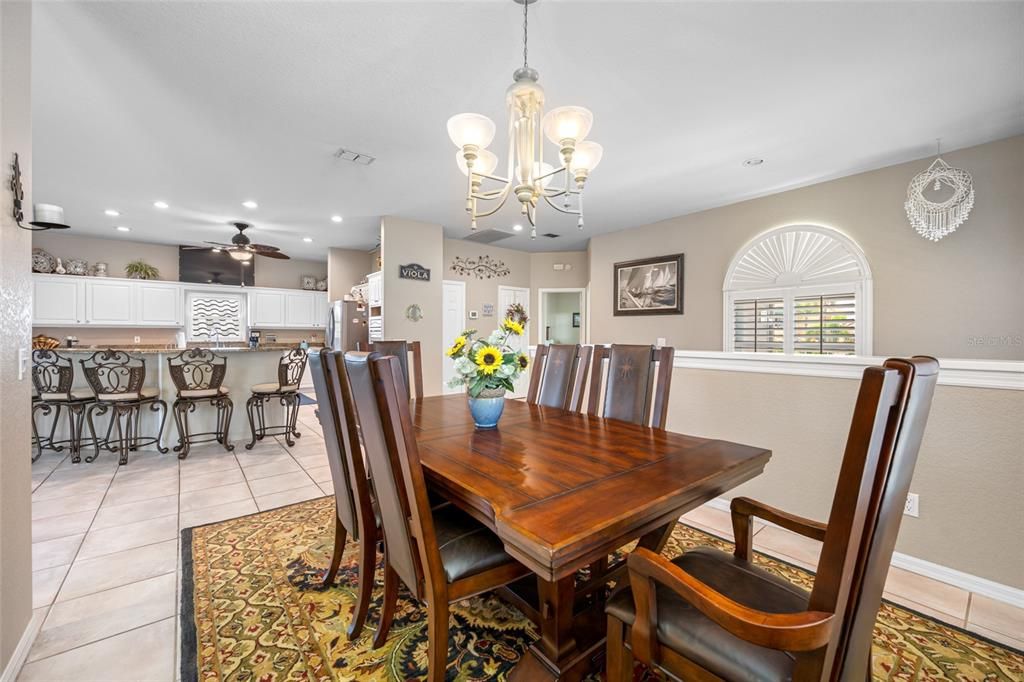 For Sale: $969,000 (5 beds, 5 baths, 2850 Square Feet)