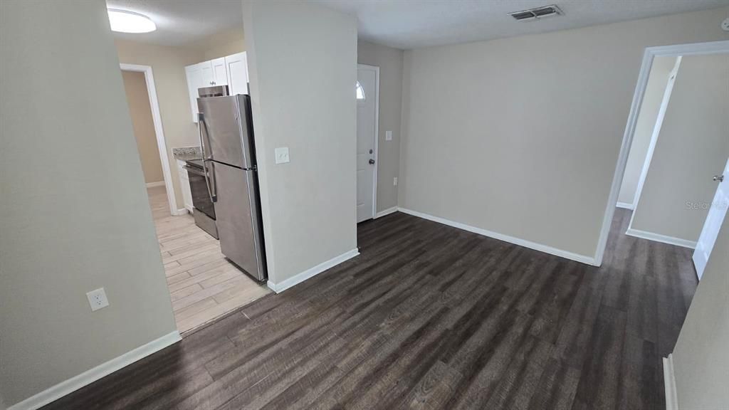 Active With Contract: $299,900 (5 beds, 2 baths, 1595 Square Feet)