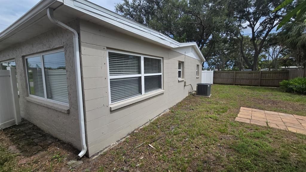 Active With Contract: $299,900 (5 beds, 2 baths, 1595 Square Feet)