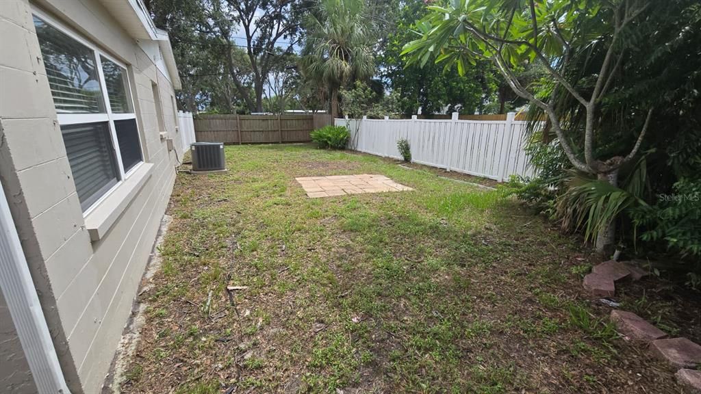 Active With Contract: $299,900 (5 beds, 2 baths, 1595 Square Feet)