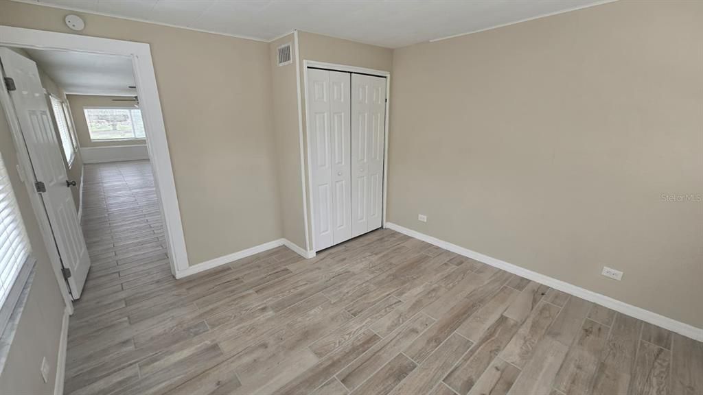 Active With Contract: $299,900 (5 beds, 2 baths, 1595 Square Feet)