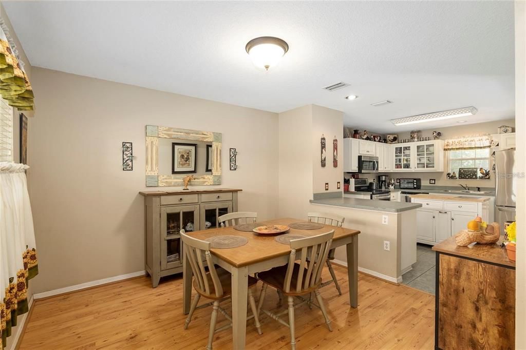 For Sale: $899,000 (3 beds, 2 baths, 1302 Square Feet)