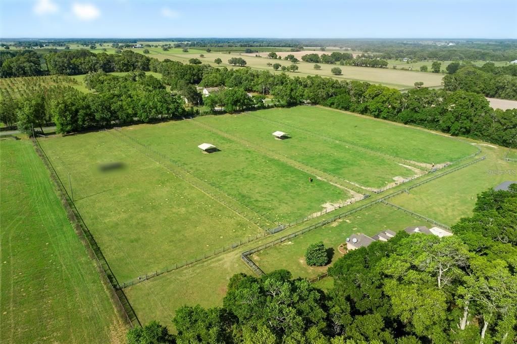 For Sale: $899,000 (3 beds, 2 baths, 1302 Square Feet)