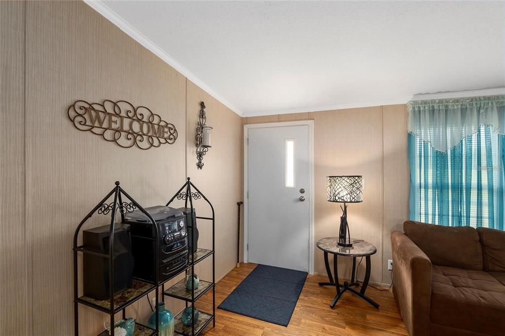 For Sale: $899,000 (3 beds, 2 baths, 1302 Square Feet)