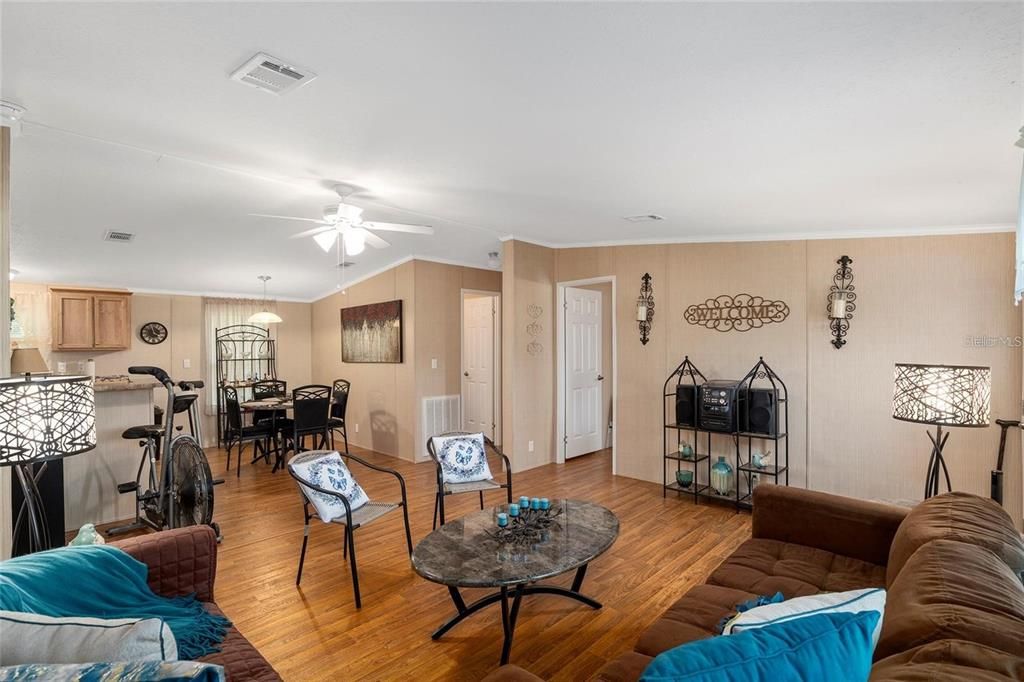 For Sale: $899,000 (3 beds, 2 baths, 1302 Square Feet)