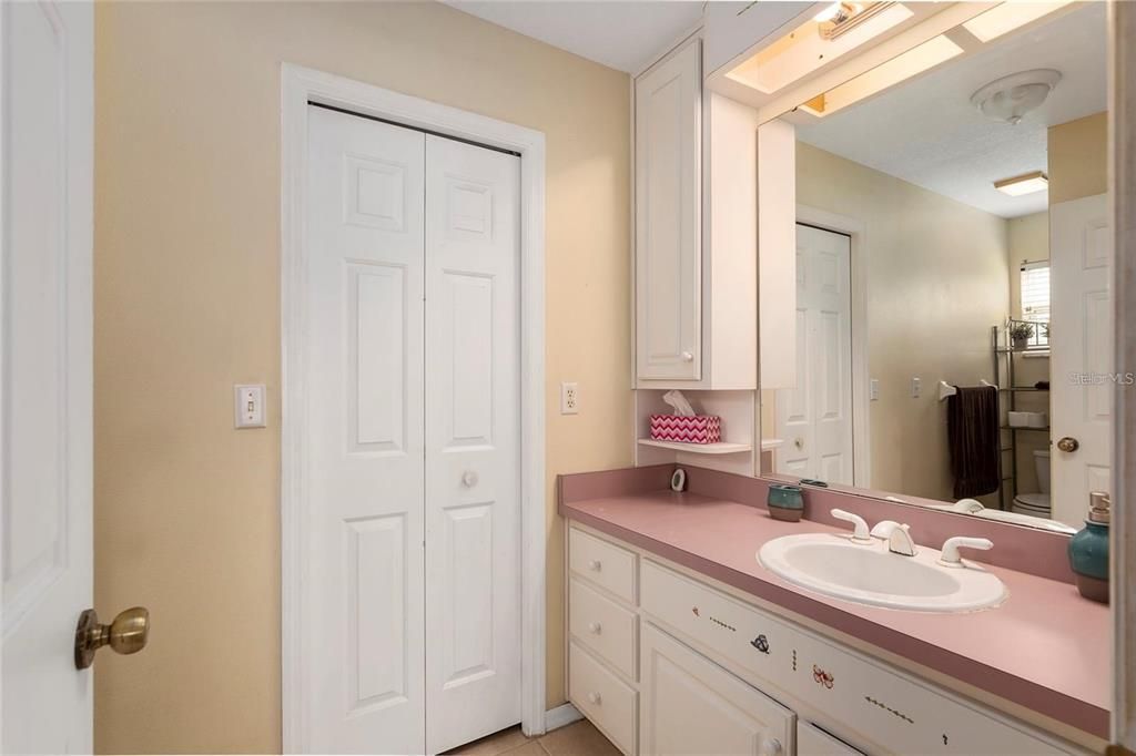 For Sale: $899,000 (3 beds, 2 baths, 1302 Square Feet)