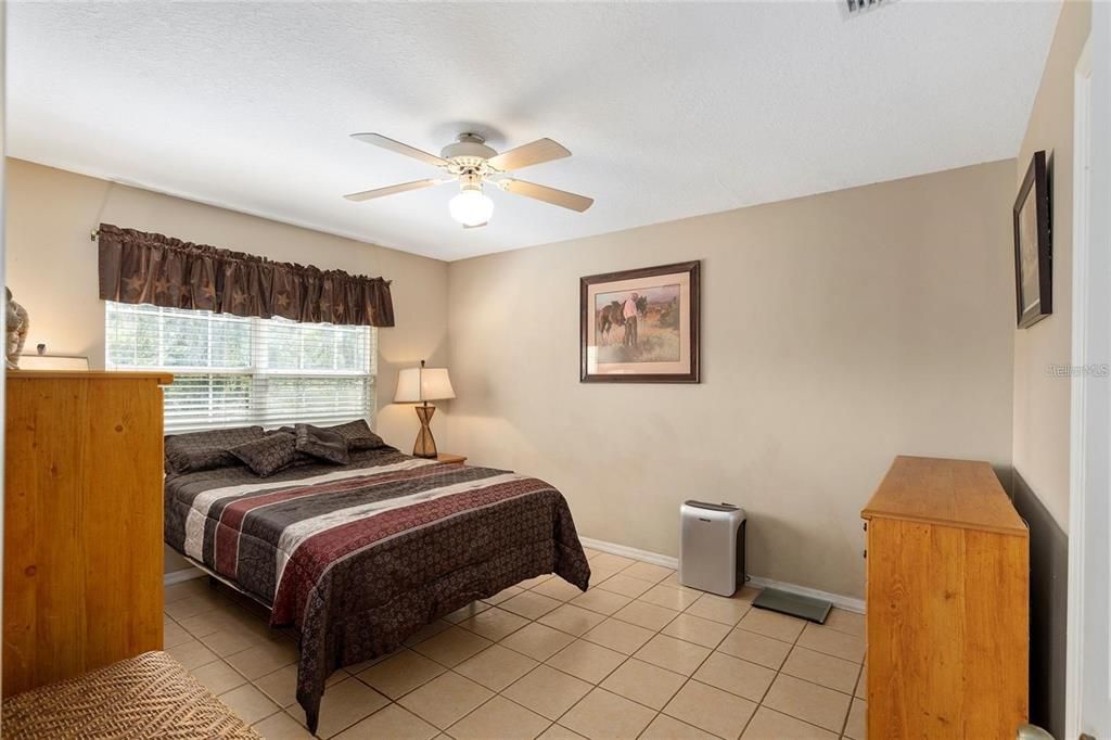 For Sale: $899,000 (3 beds, 2 baths, 1302 Square Feet)