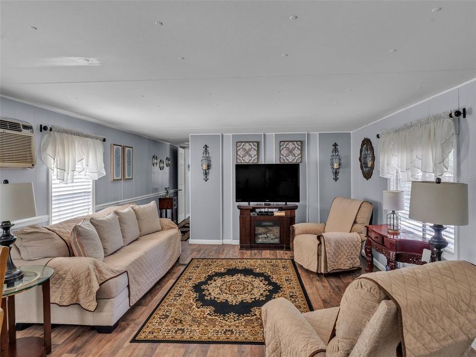 En Venta: $159,900 (2 camas, 2 baños, 784 Pies cuadrados)