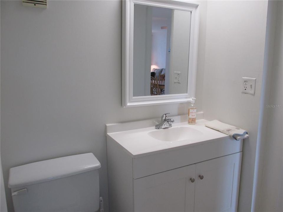 For Rent: $2,300 (1 beds, 1 baths, 633 Square Feet)