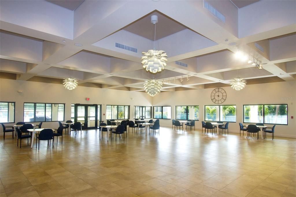 For Rent: $2,300 (1 beds, 1 baths, 633 Square Feet)