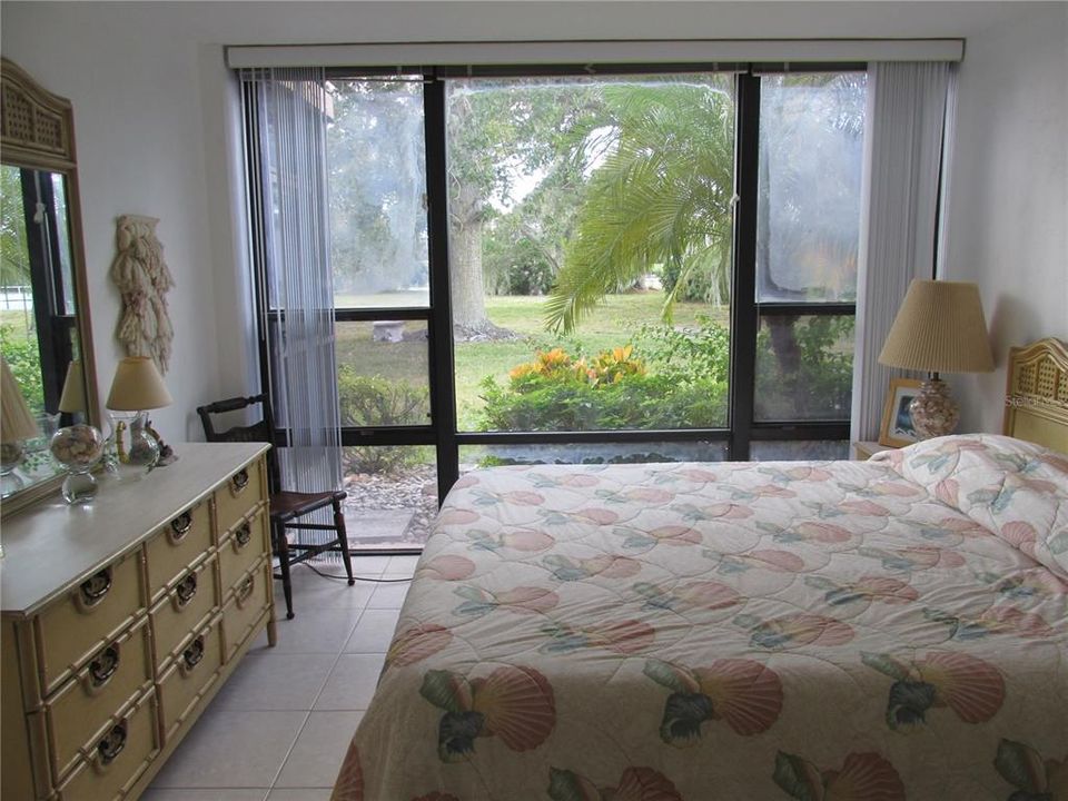 For Rent: $2,300 (1 beds, 1 baths, 633 Square Feet)