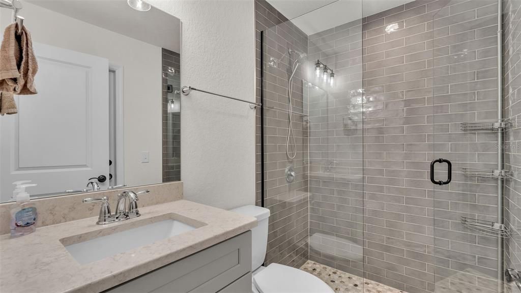 Под контрактом: $417,000 (4 спален, 3 ванн, 1936 Квадратных фут)