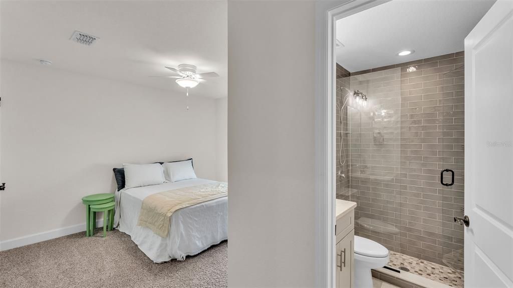 Под контрактом: $417,000 (4 спален, 3 ванн, 1936 Квадратных фут)