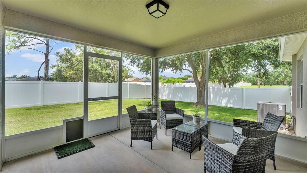 Под контрактом: $417,000 (4 спален, 3 ванн, 1936 Квадратных фут)