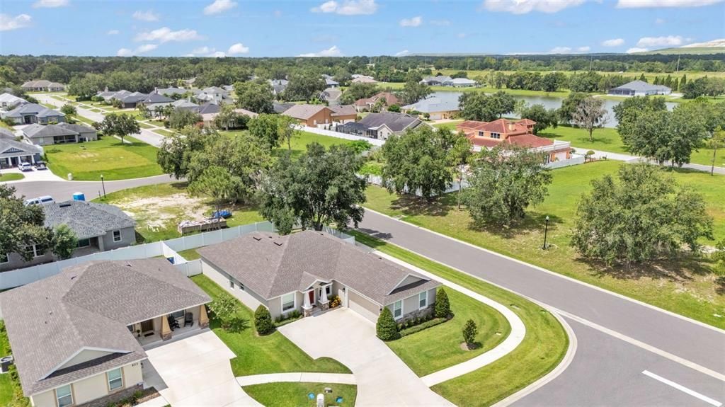 Под контрактом: $417,000 (4 спален, 3 ванн, 1936 Квадратных фут)