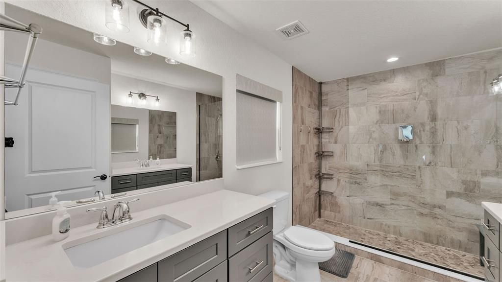 Под контрактом: $417,000 (4 спален, 3 ванн, 1936 Квадратных фут)