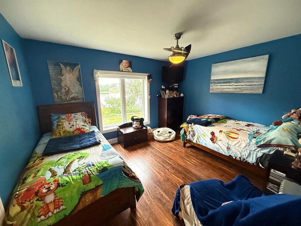 待售: $549,900 (4 贝兹, 3 浴室, 2375 平方英尺)