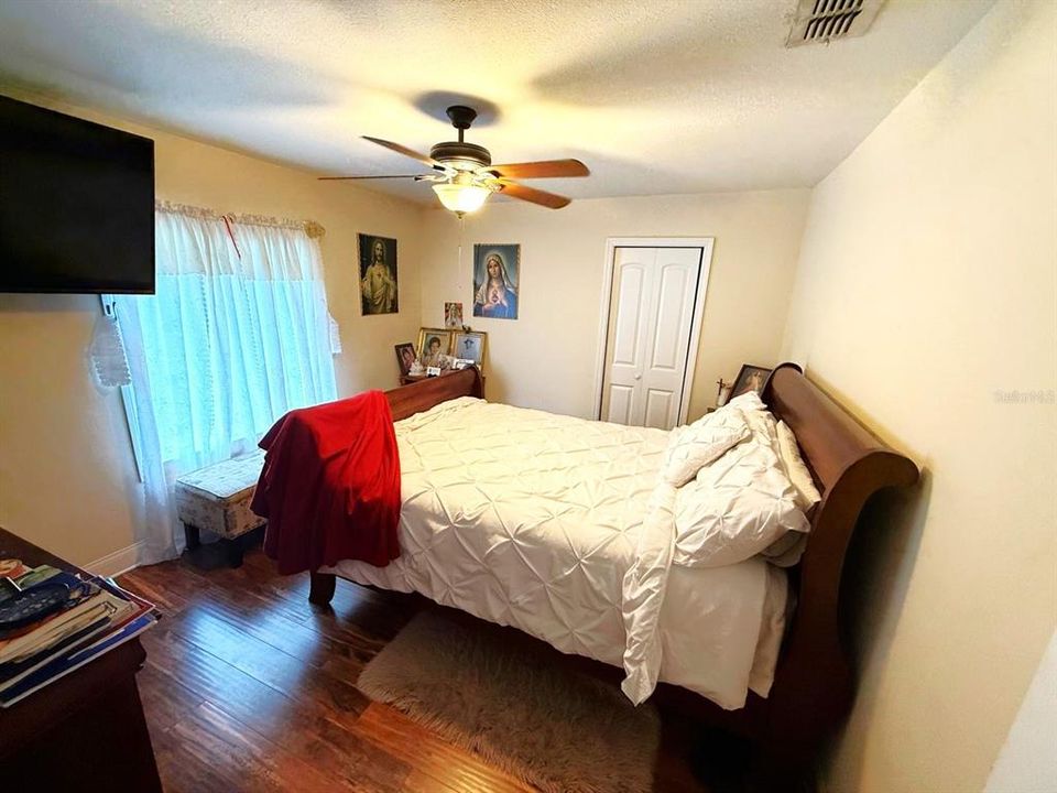 待售: $549,900 (4 贝兹, 3 浴室, 2375 平方英尺)