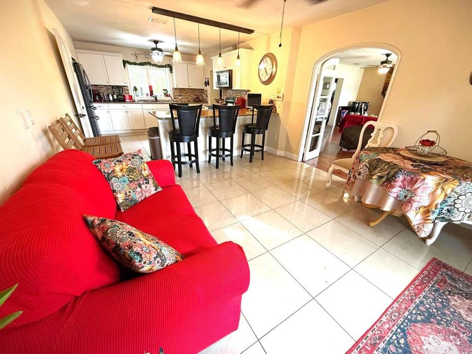 待售: $549,900 (4 贝兹, 3 浴室, 2375 平方英尺)