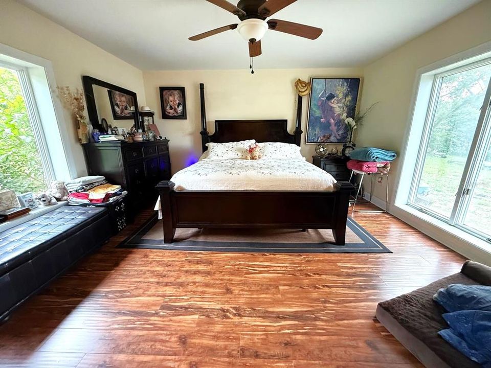 待售: $549,900 (4 贝兹, 3 浴室, 2375 平方英尺)