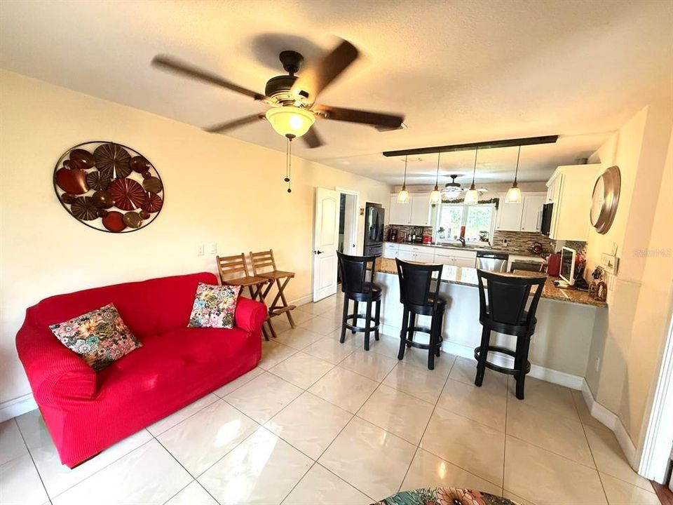 待售: $549,900 (4 贝兹, 3 浴室, 2375 平方英尺)