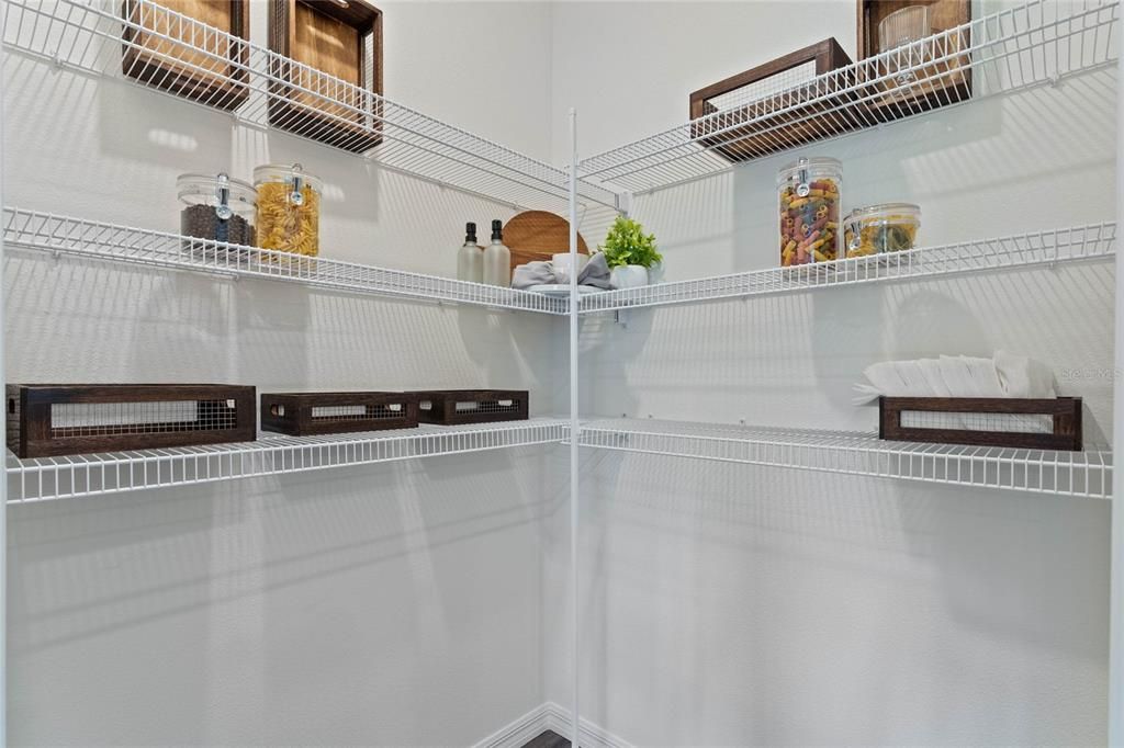 Activo con contrato: $344,990 (4 camas, 2 baños, 1828 Pies cuadrados)