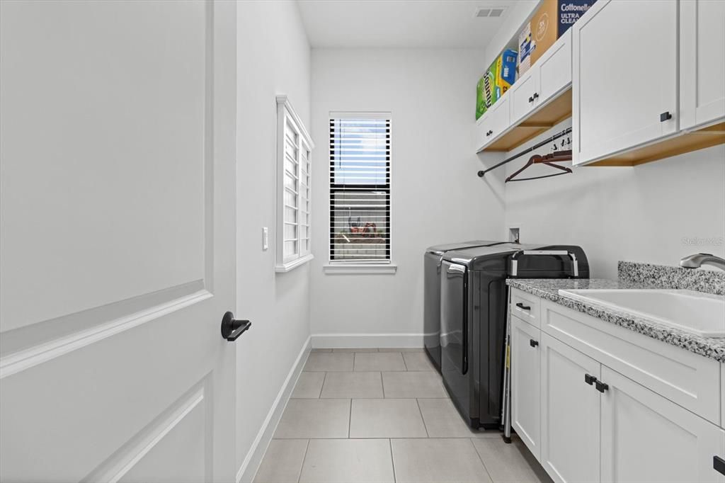 For Sale: $839,900 (4 beds, 3 baths, 2760 Square Feet)