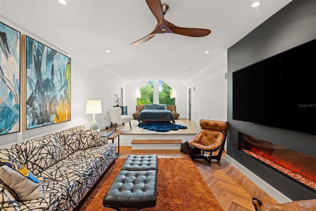 Active With Contract: $2,875,000 (6 beds, 5 baths, 6209 Square Feet)