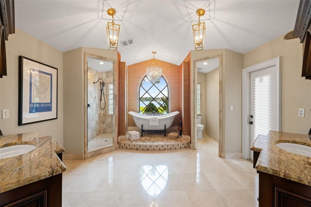 Active With Contract: $2,875,000 (6 beds, 5 baths, 6209 Square Feet)