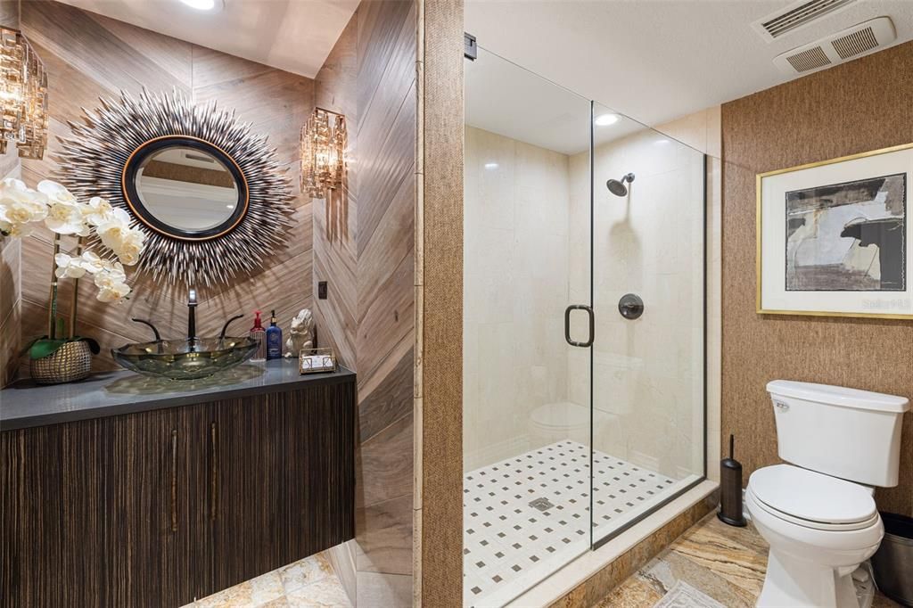 Active With Contract: $2,875,000 (6 beds, 5 baths, 6209 Square Feet)