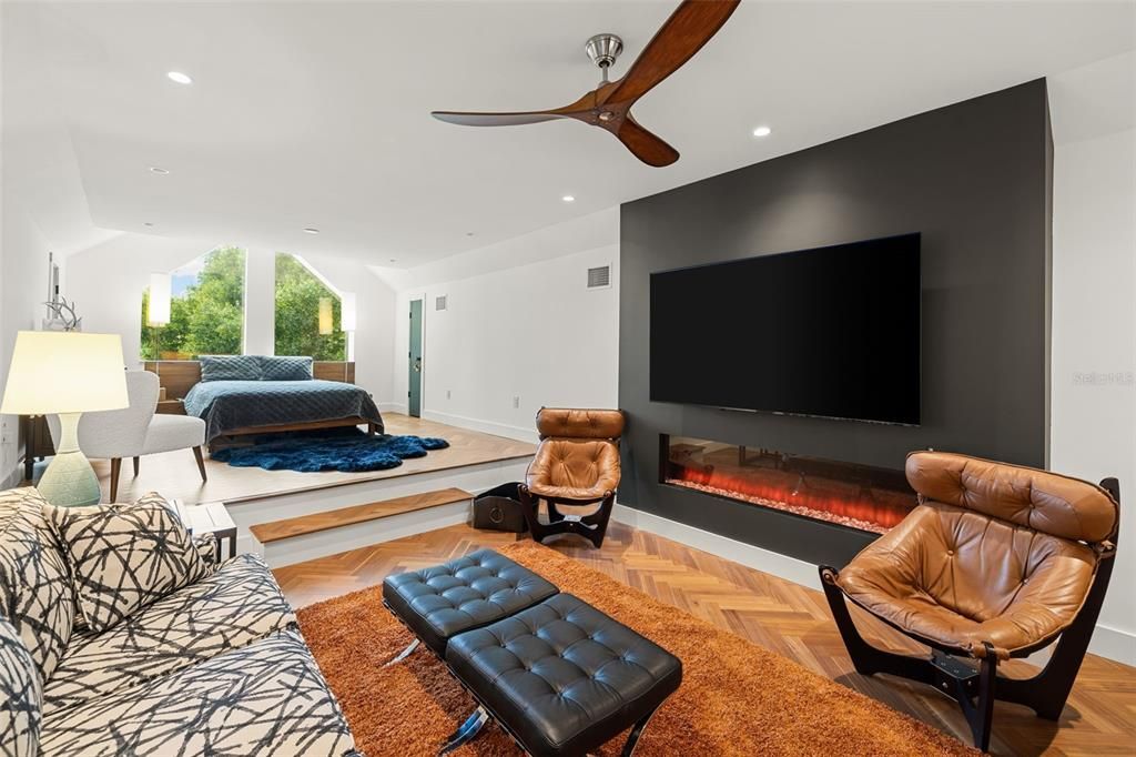 Active With Contract: $2,875,000 (6 beds, 5 baths, 6209 Square Feet)