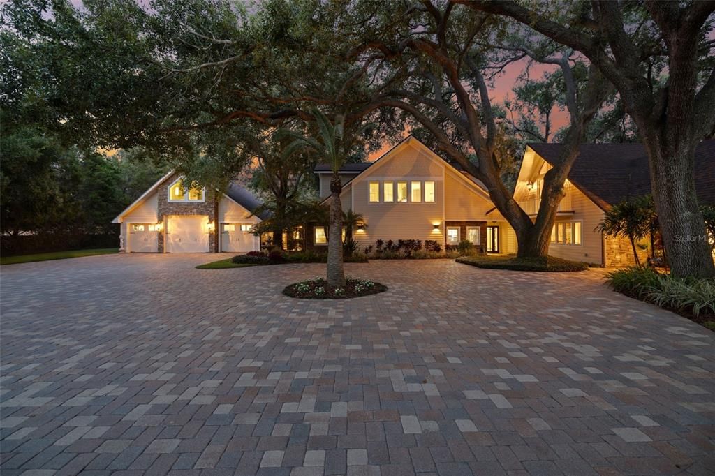 Active With Contract: $2,875,000 (6 beds, 5 baths, 6209 Square Feet)