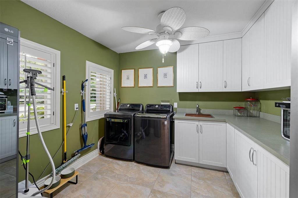 Active With Contract: $2,875,000 (6 beds, 5 baths, 6209 Square Feet)