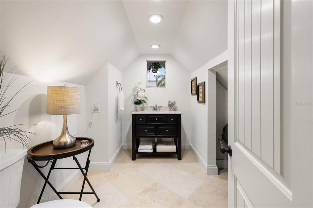 Active With Contract: $2,875,000 (6 beds, 5 baths, 6209 Square Feet)