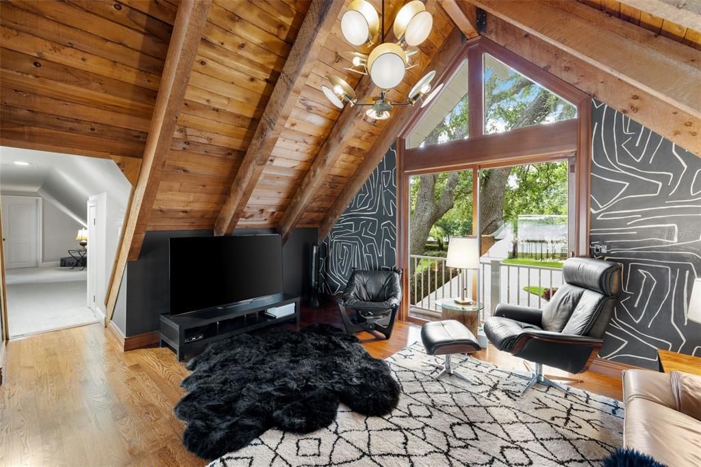 Active With Contract: $2,875,000 (6 beds, 5 baths, 6209 Square Feet)