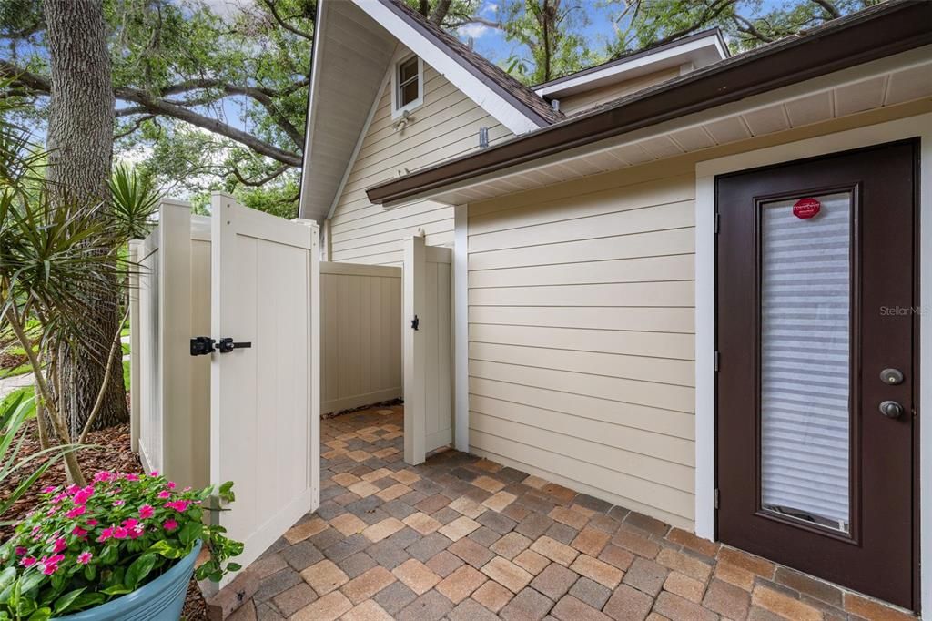 Active With Contract: $2,875,000 (6 beds, 5 baths, 6209 Square Feet)