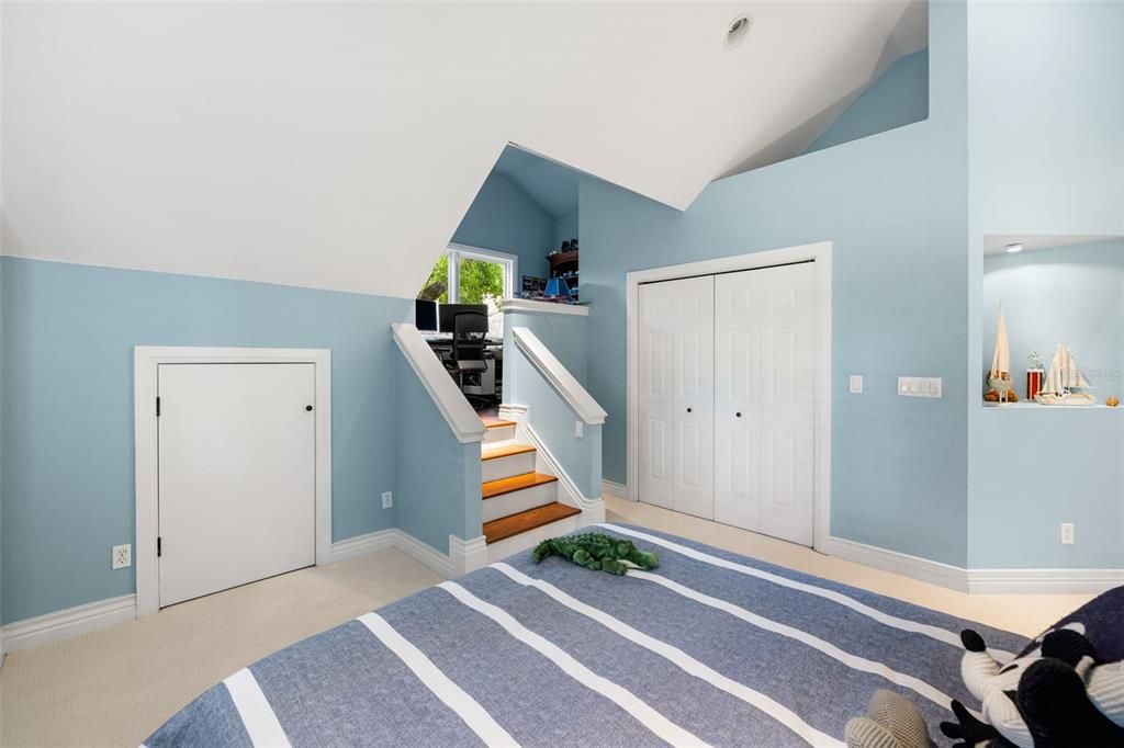 Active With Contract: $2,875,000 (6 beds, 5 baths, 6209 Square Feet)