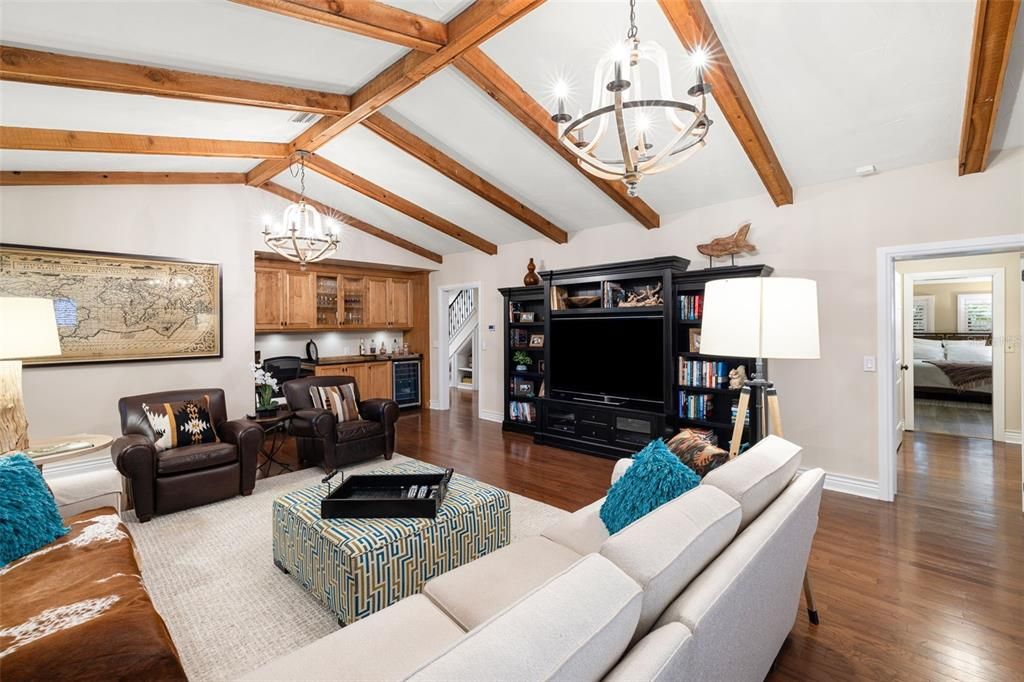 Active With Contract: $2,875,000 (6 beds, 5 baths, 6209 Square Feet)