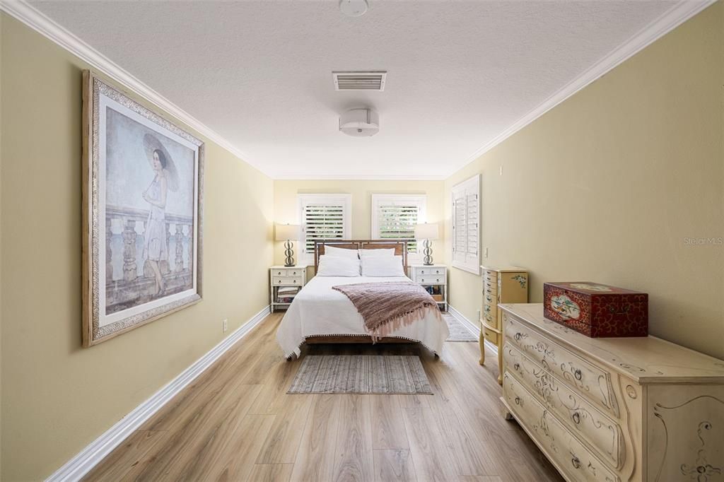 Active With Contract: $2,875,000 (6 beds, 5 baths, 6209 Square Feet)