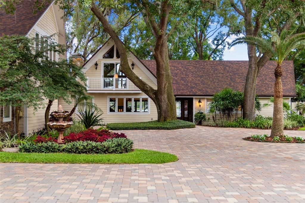 Active With Contract: $2,875,000 (6 beds, 5 baths, 6209 Square Feet)