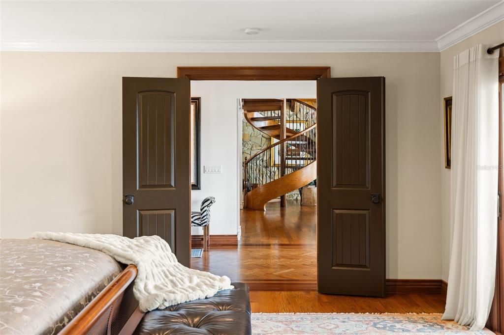 Active With Contract: $2,875,000 (6 beds, 5 baths, 6209 Square Feet)