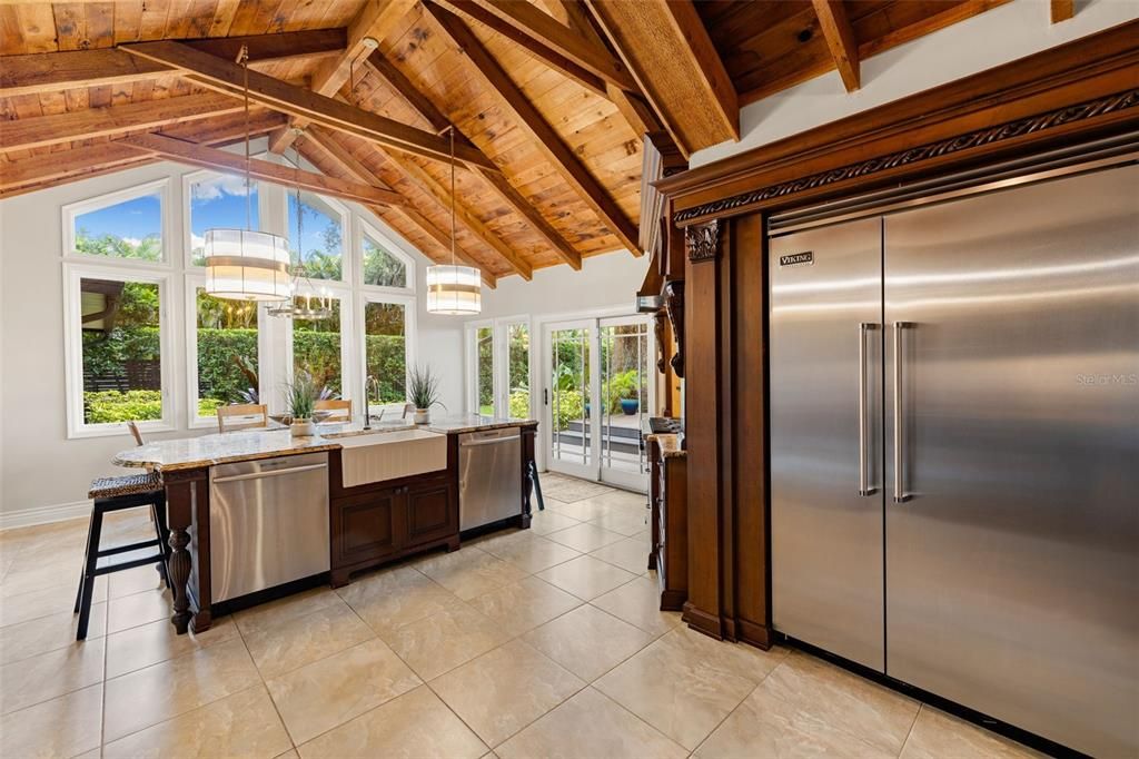 Active With Contract: $2,875,000 (6 beds, 5 baths, 6209 Square Feet)