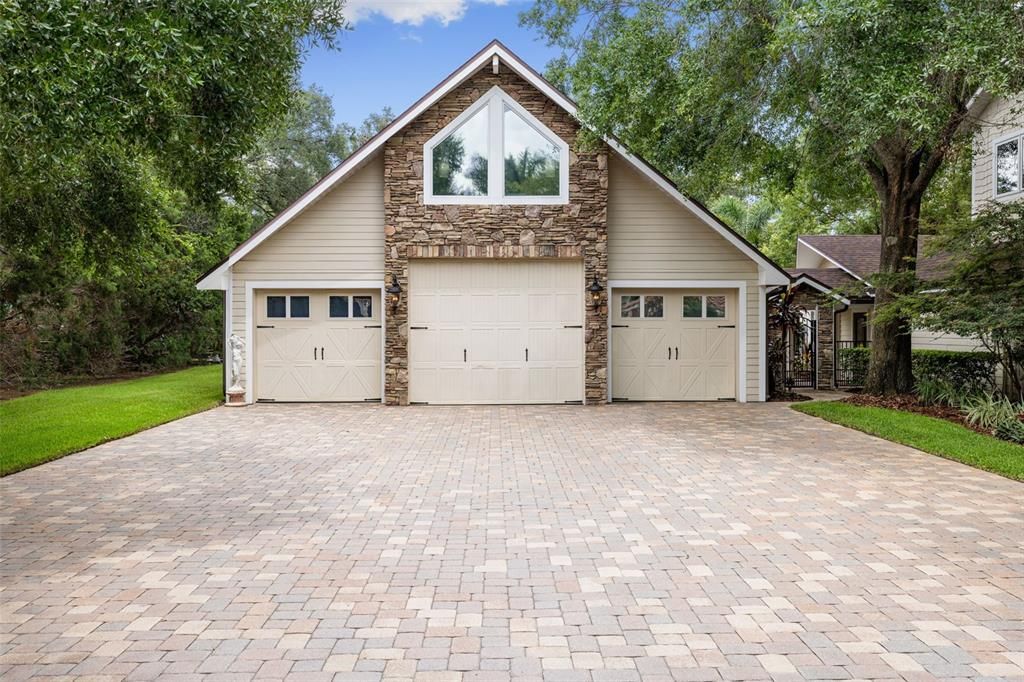 Active With Contract: $2,875,000 (6 beds, 5 baths, 6209 Square Feet)