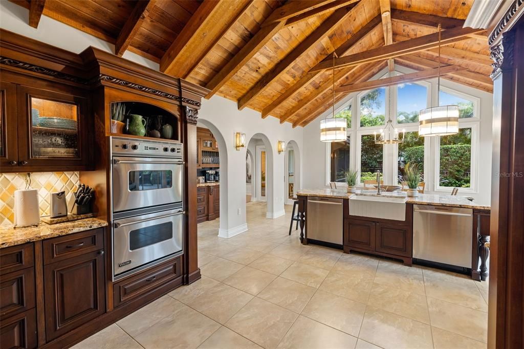 Active With Contract: $2,875,000 (6 beds, 5 baths, 6209 Square Feet)