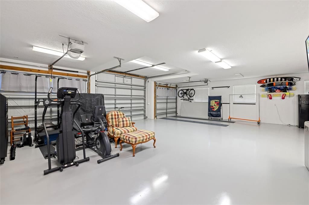 Active With Contract: $2,875,000 (6 beds, 5 baths, 6209 Square Feet)